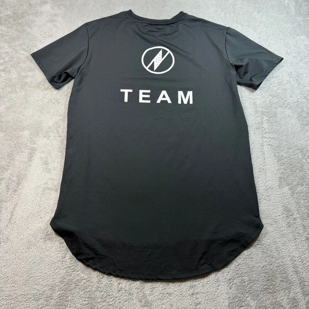 Manaola T-Shirt Mens XS Black Team Graphic Short Sleeve Curved Hem